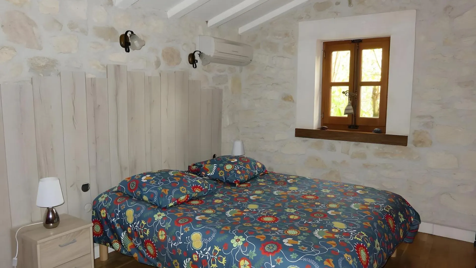 Jolie Maison Au Charme Provencal Tarascon 0*,